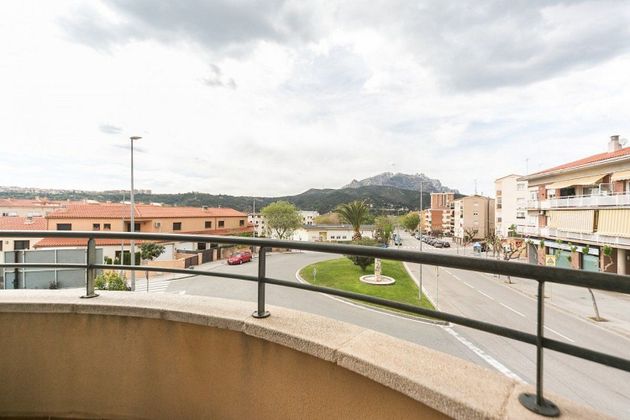 Foto 1 de Casa en venta en Olesa de Montserrat de 5 habitaciones con terraza y garaje