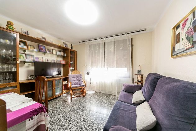Foto 1 de Piso en venta en Olesa de Montserrat de 4 habitaciones con aire acondicionado y calefacción