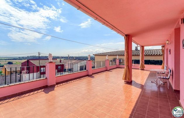 Foto 2 de Chalet en venta en Sant Miquel de Fluvià de 4 habitaciones con terraza y garaje
