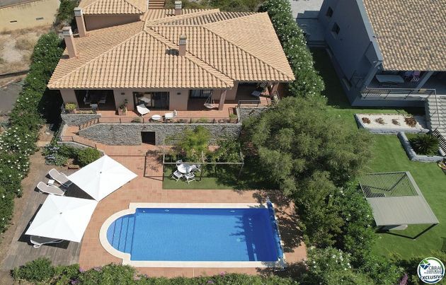 Foto 1 de Venta de chalet en Palau-Saverdera de 3 habitaciones con terraza y piscina