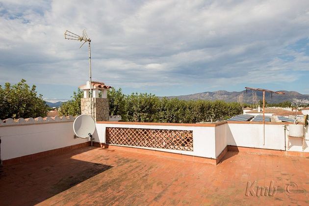 Foto 2 de Xalet en venda a Empuriabrava de 4 habitacions amb terrassa i piscina
