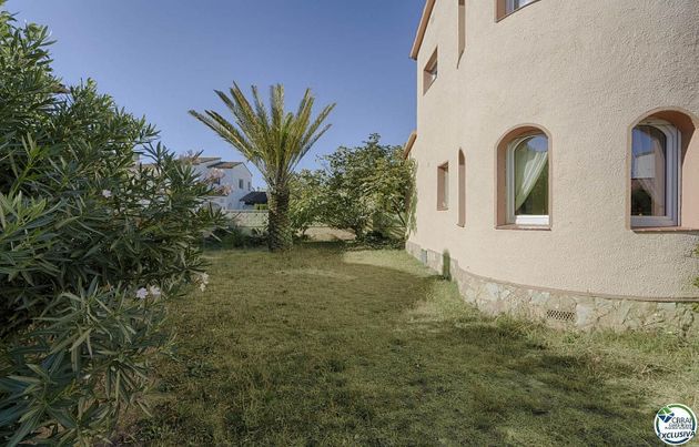 Foto 2 de Venta de chalet en Sant Pere Pescador de 2 habitaciones con piscina y jardín