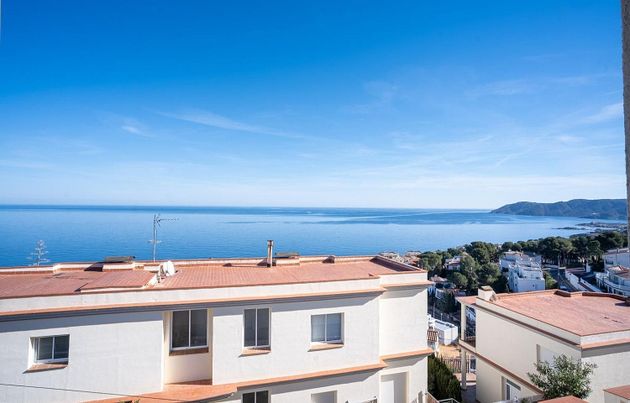 Foto 1 de Chalet en venta en Llançà de 2 habitaciones con terraza y piscina