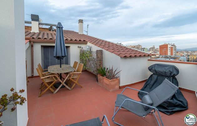 Foto 2 de Piso en venta en Parc Bosc - Castell de 3 habitaciones con terraza y aire acondicionado