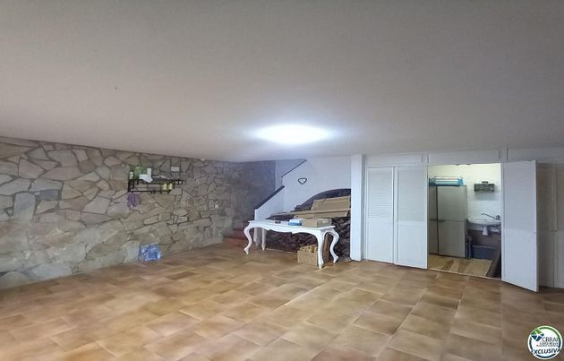 Foto 2 de Casa en venda a Garriguella de 3 habitacions amb terrassa