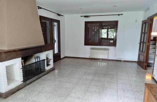 Foto 1 de Casa en venda a Corbera de Llobregat de 3 habitacions i 180 m²