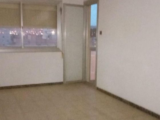 Foto 1 de Venta de piso en Centre - Prat de Llobregat, El de 3 habitaciones y 70 m²