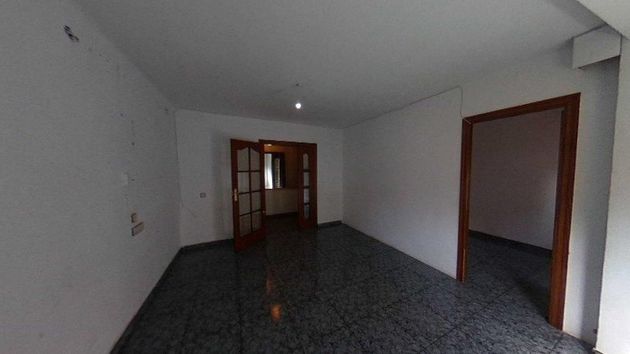 Foto 1 de Pis en venda a Gavarra de 4 habitacions i 99 m²