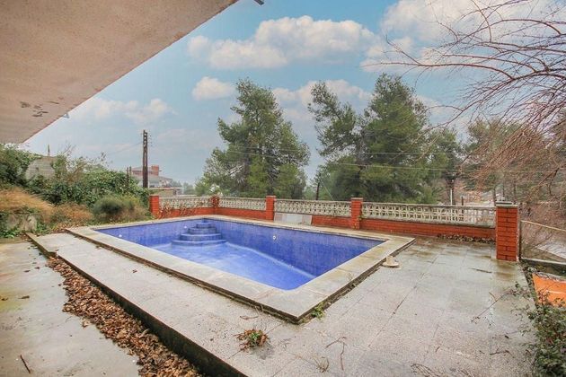 Foto 2 de Casa en venda a Vallirana de 4 habitacions amb piscina i garatge