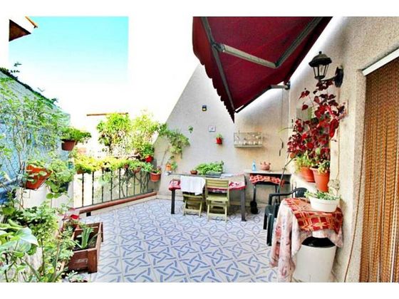 Foto 1 de Casa adossada en venda a Polinyà de 3 habitacions amb terrassa i piscina