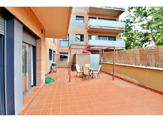 Foto 1 de Venta de piso en Polinyà de 3 habitaciones con terraza y piscina