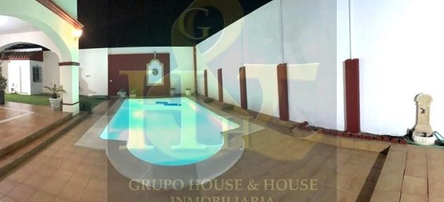 Foto 2 de Xalet en venda a La Jara de 6 habitacions amb piscina i garatge