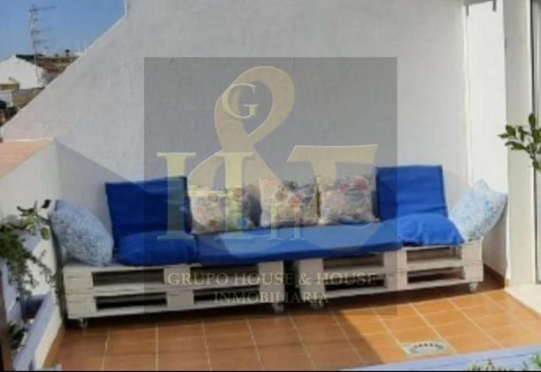 Foto 2 de Piso en alquiler en Ayuntamiento-Barrio Alto de 2 habitaciones con terraza y aire acondicionado