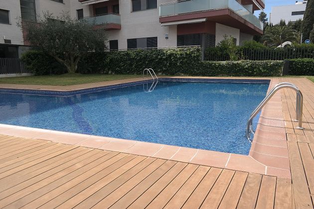 Foto 2 de Pis en venda a Els Munts de 4 habitacions amb terrassa i piscina