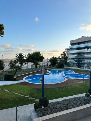 Foto 1 de Piso en venta en avenida Verge Montserrat de 3 habitaciones con terraza y piscina