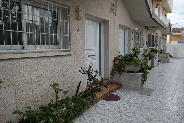 Foto 2 de Casa en venta en Clarà de 4 habitaciones con terraza y piscina