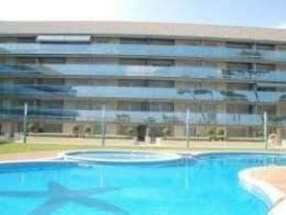 Foto 2 de Piso en venta en paseo De Rafael Campalans de 3 habitaciones con terraza y piscina