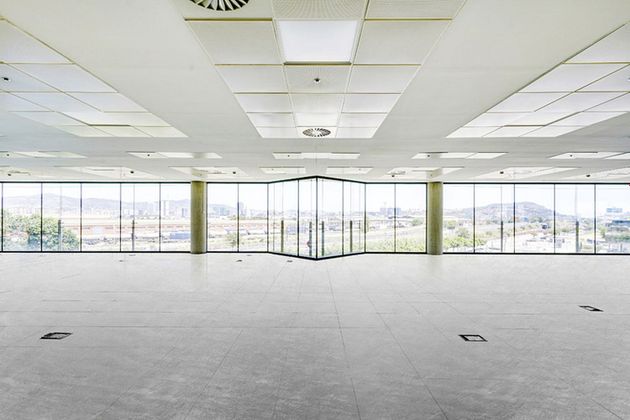 Foto 1 de Alquiler de oficina en Zona Franca - Port con aire acondicionado