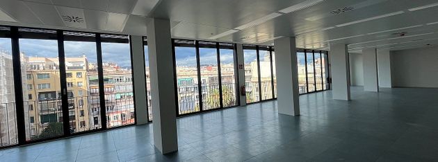 Foto 1 de Oficina en alquiler en La Dreta de l'Eixample con terraza y ascensor