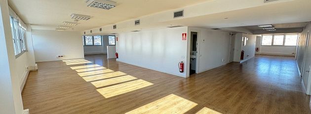Foto 1 de Oficina en lloguer a La Sagrera de 420 m²