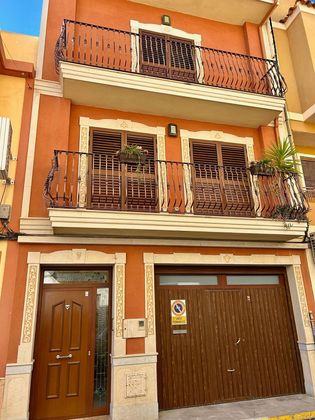 Foto 2 de Venta de casa adosada en Vilamarxant de 5 habitaciones con terraza y garaje