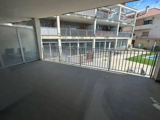Foto 1 de Pis en venda a calle Osona de 2 habitacions amb terrassa i piscina