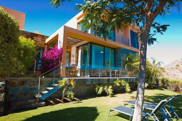 Foto 2 de Casa adossada en venda a calle Salobre Golf Swing de 3 habitacions amb terrassa i piscina