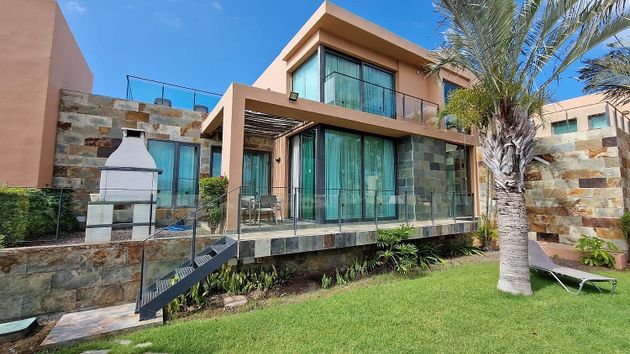 Foto 1 de Casa adossada en venda a calle Salobre Golf Swing de 3 habitacions amb terrassa i piscina