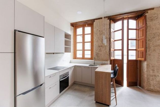 Foto 1 de Alquiler de piso en Vegueta de 1 habitación con muebles y balcón