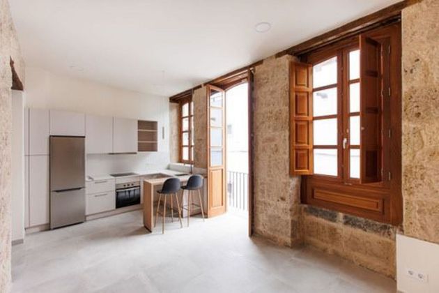 Foto 2 de Alquiler de piso en Vegueta de 1 habitación con muebles y balcón