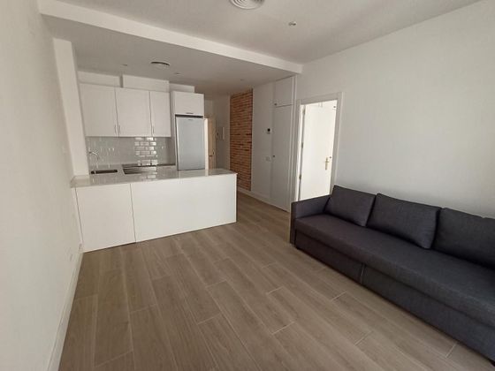 Foto 1 de Alquiler de piso en Eixample de 1 habitación con muebles y aire acondicionado