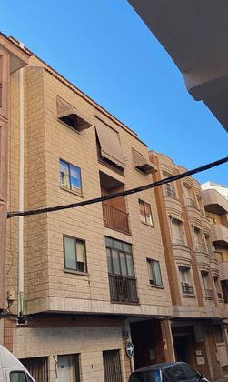 Foto 1 de Venta de piso en calle Aben Canes de 2 habitaciones con balcón y calefacción