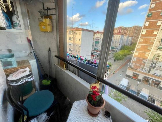 Foto 2 de Venta de piso en Les Planes de 3 habitaciones con balcón y aire acondicionado