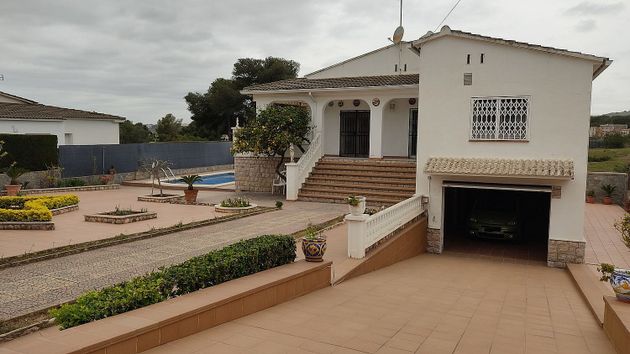 Foto 1 de Venta de chalet en Costa Daurada - Sant Gaietà de 4 habitaciones con terraza y piscina