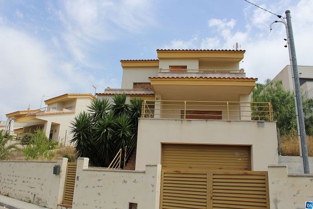 Foto 2 de Venta de chalet en calle Petunia de 4 habitaciones con terraza y garaje