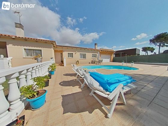 Foto 1 de Venta de chalet en Banyeres del Penedès de 4 habitaciones con terraza y piscina