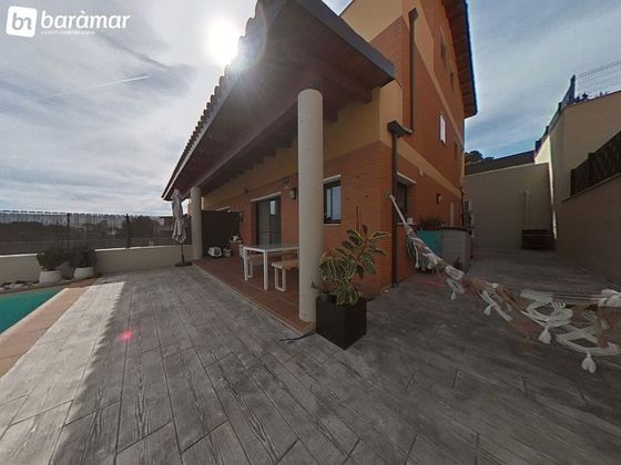 Foto 1 de Venta de casa adosada en avenida Clariana de 3 habitaciones con terraza y piscina