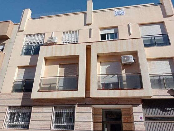 Foto 1 de Venta de piso en Roquetas Centro de 2 habitaciones con terraza y garaje
