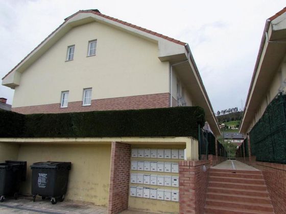 Foto 2 de Casa adossada en venda a Parbayón de 3 habitacions amb terrassa i calefacció