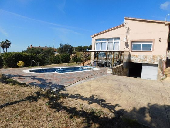 Foto 2 de Xalet en venda a Mas Mora - Sant Daniel de 4 habitacions amb terrassa i piscina