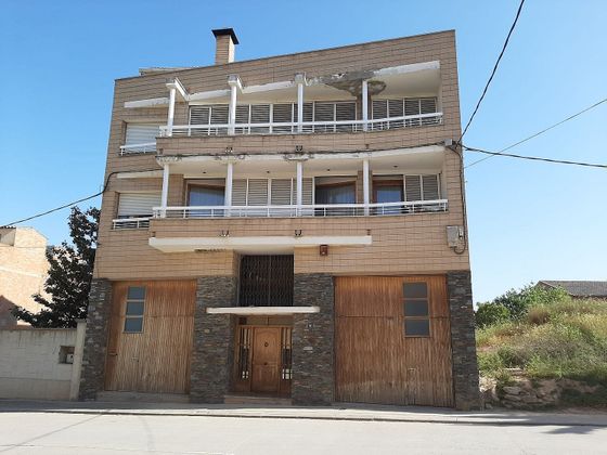 Foto 2 de Chalet en venta en Linyola de 6 habitaciones con terraza y garaje