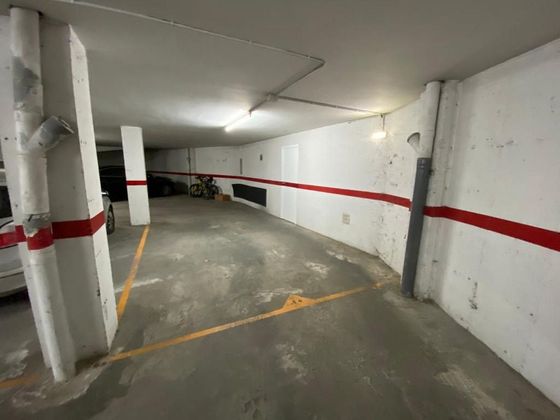 Foto 2 de Garaje en alquiler en avenida De la Pau de 25 m²