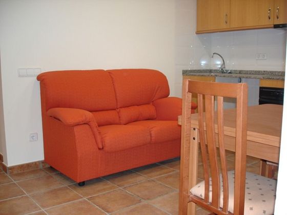 Foto 2 de Alquiler de piso en plaza La Capella de 2 habitaciones con muebles y aire acondicionado