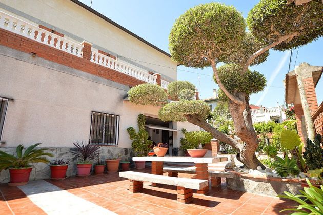 Foto 2 de Chalet en venta en Castellet i la Gornal de 3 habitaciones con terraza y piscina