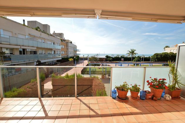 Foto 1 de Venta de piso en paseo De la Mar Mediterrania de 4 habitaciones con terraza y piscina