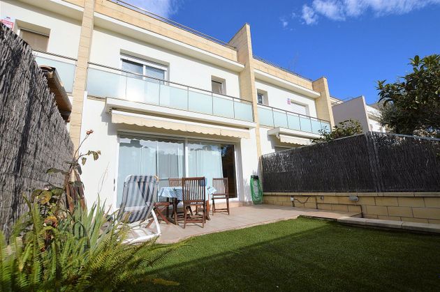 Foto 2 de Casa adossada en venda a Bardají-Molí de Baix de 4 habitacions amb terrassa i garatge