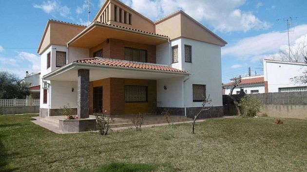 Foto 1 de Casa en lloguer a calle De Lleida de 5 habitacions amb terrassa i garatge
