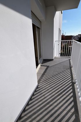 Foto 2 de Venta de piso en calle Segur de 3 habitaciones con terraza y balcón