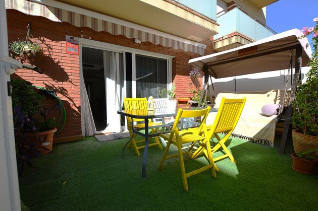Foto 2 de Casa adosada en venta en Pla de Sant Pere-Les Salines de 4 habitaciones con terraza y piscina