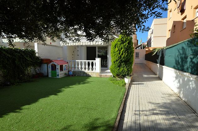 Foto 2 de Casa adossada en venda a calle Verge del Pilar de 4 habitacions amb terrassa i jardí